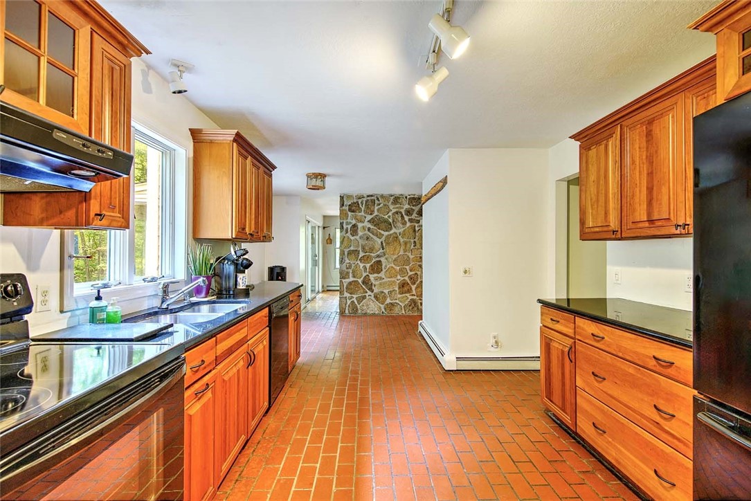 20 Ramble Road Glocester, RI 02857 - Photo 10 of 49