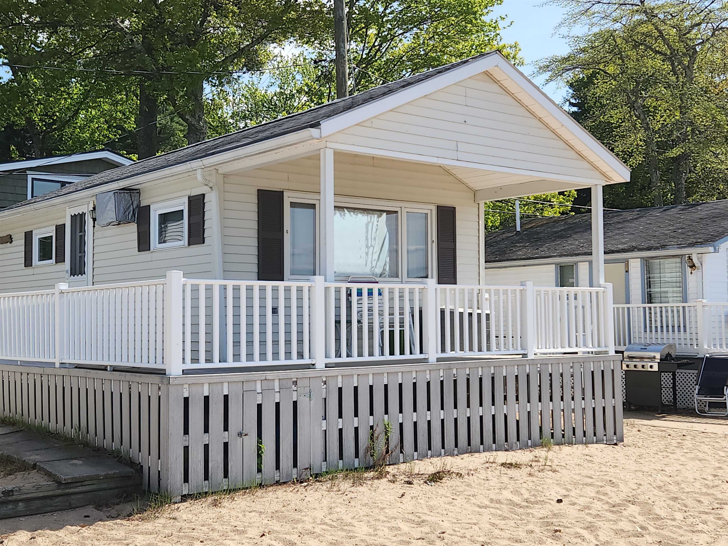 28 Woodbridge Road Gilford, NH 03249 - Photo 1 of 40