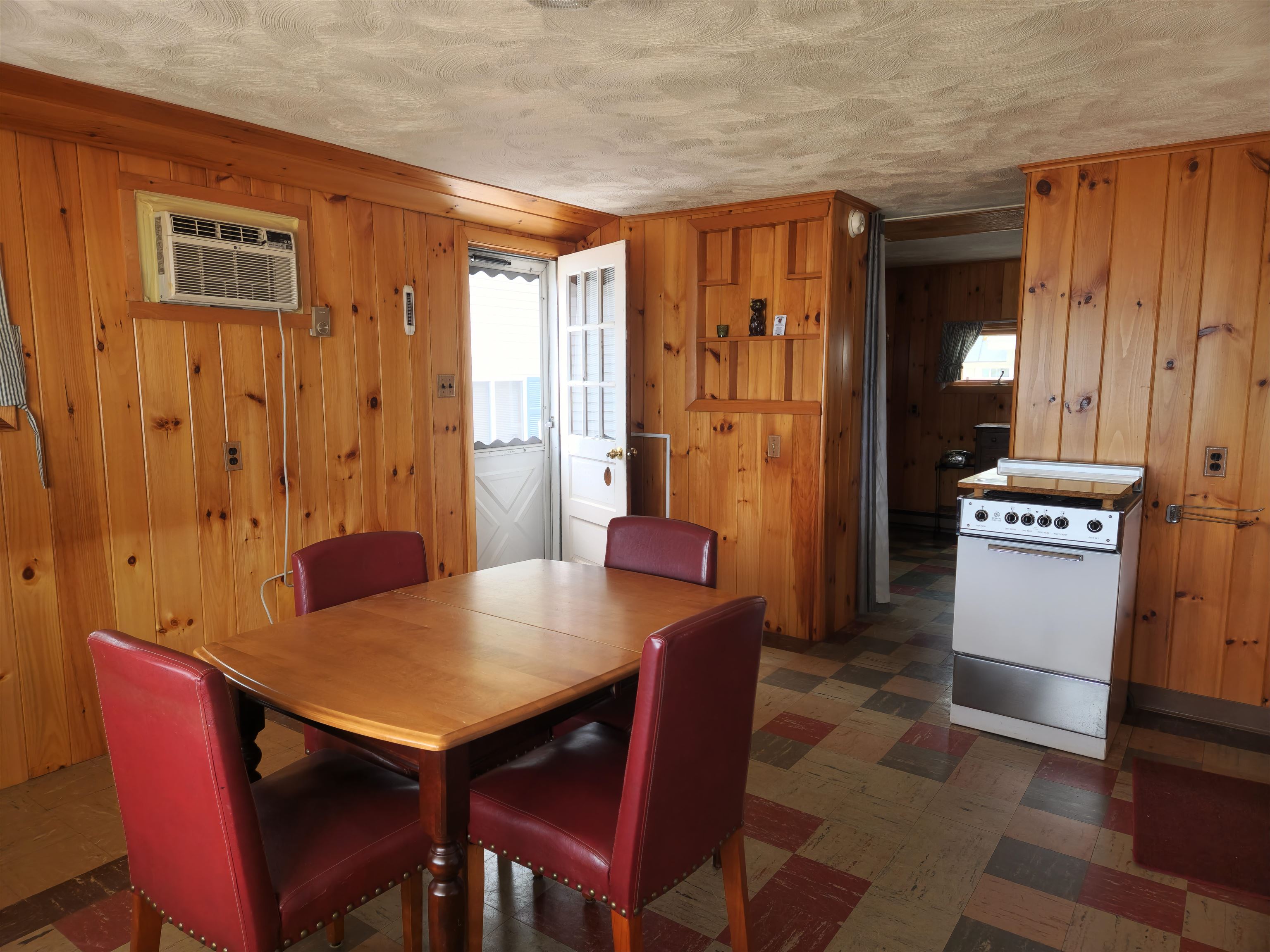 28 Woodbridge Road Gilford, NH 03249 - Photo 19 of 40