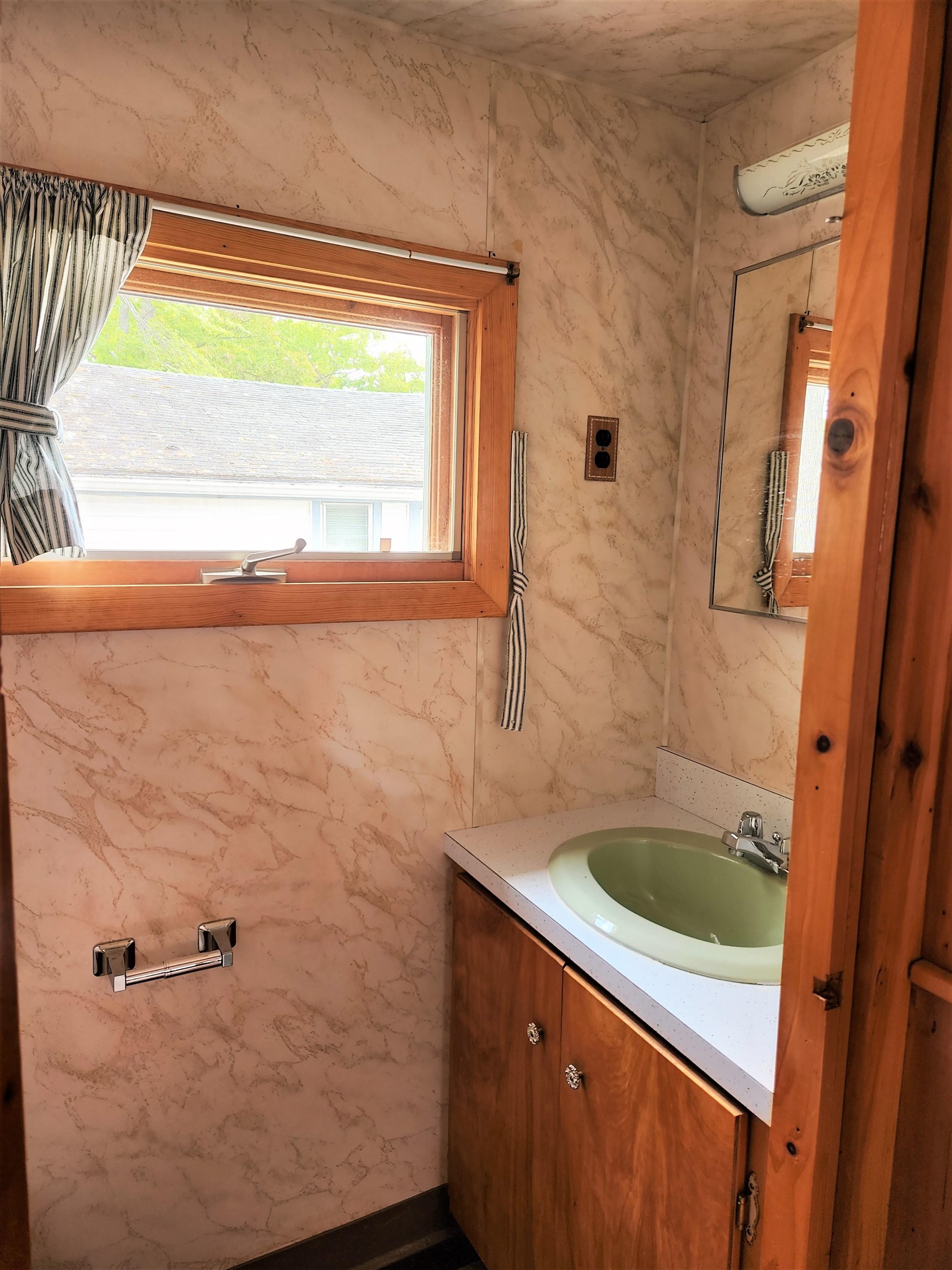 28 Woodbridge Road Gilford, NH 03249 - Photo 25 of 40