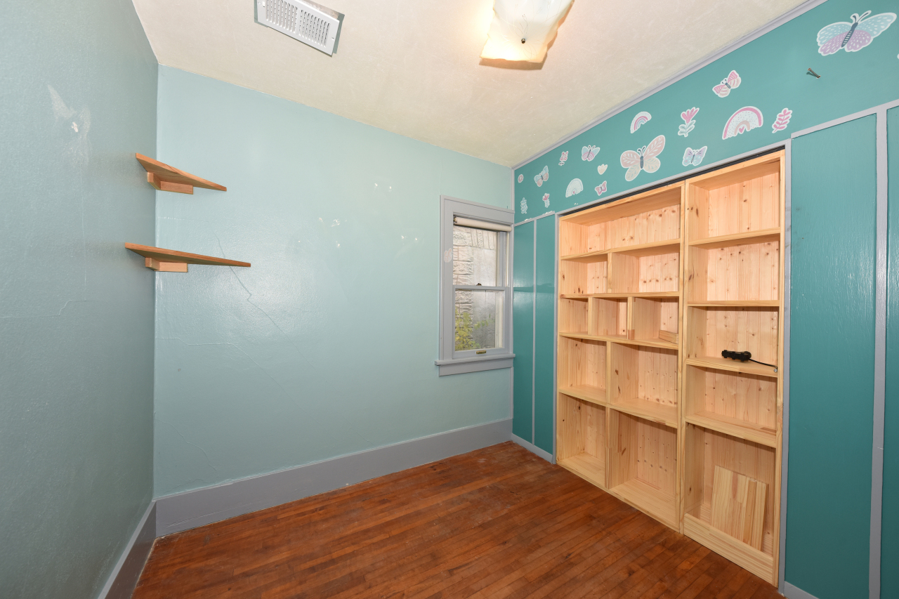 6143 Beloit Road West Allis, WI 53219 - Photo 11 of 19 Photo 11