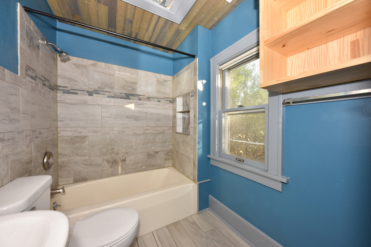 6143 Beloit Road West Allis, WI 53219 - Photo 14 of 19 Photo 14