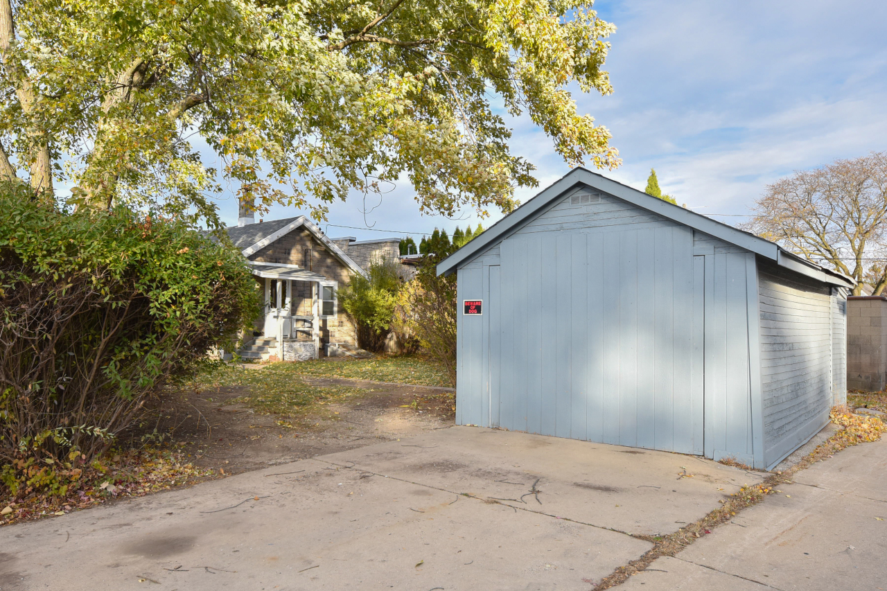 6143 Beloit Road West Allis, WI 53219 - Photo 15 of 19 Photo 15