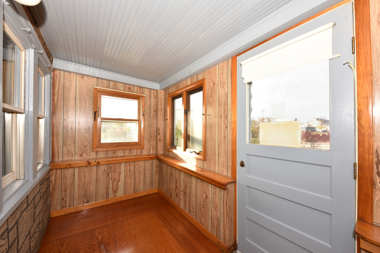 6143 Beloit Road West Allis, WI 53219 - Photo 3 of 19 Photo 3