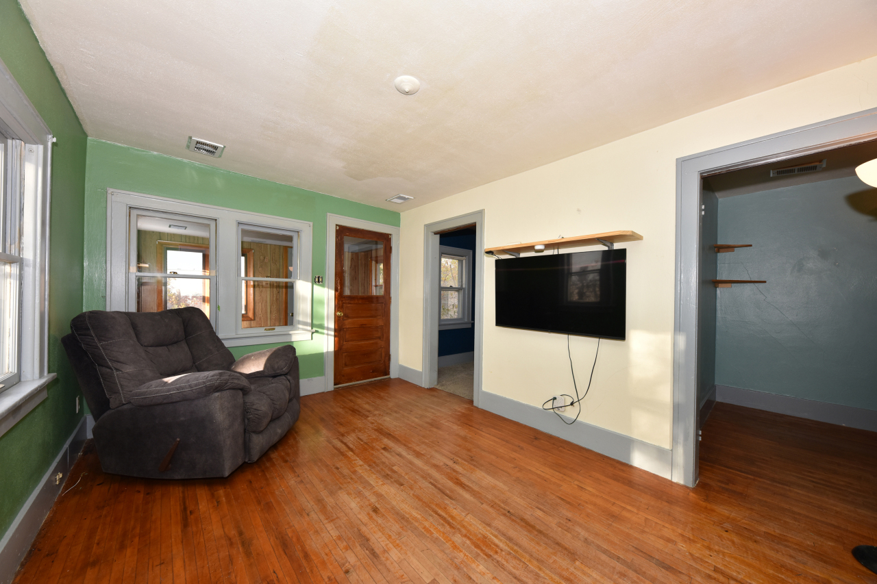 6143 Beloit Road West Allis, WI 53219 - Photo 6 of 19 Photo 6