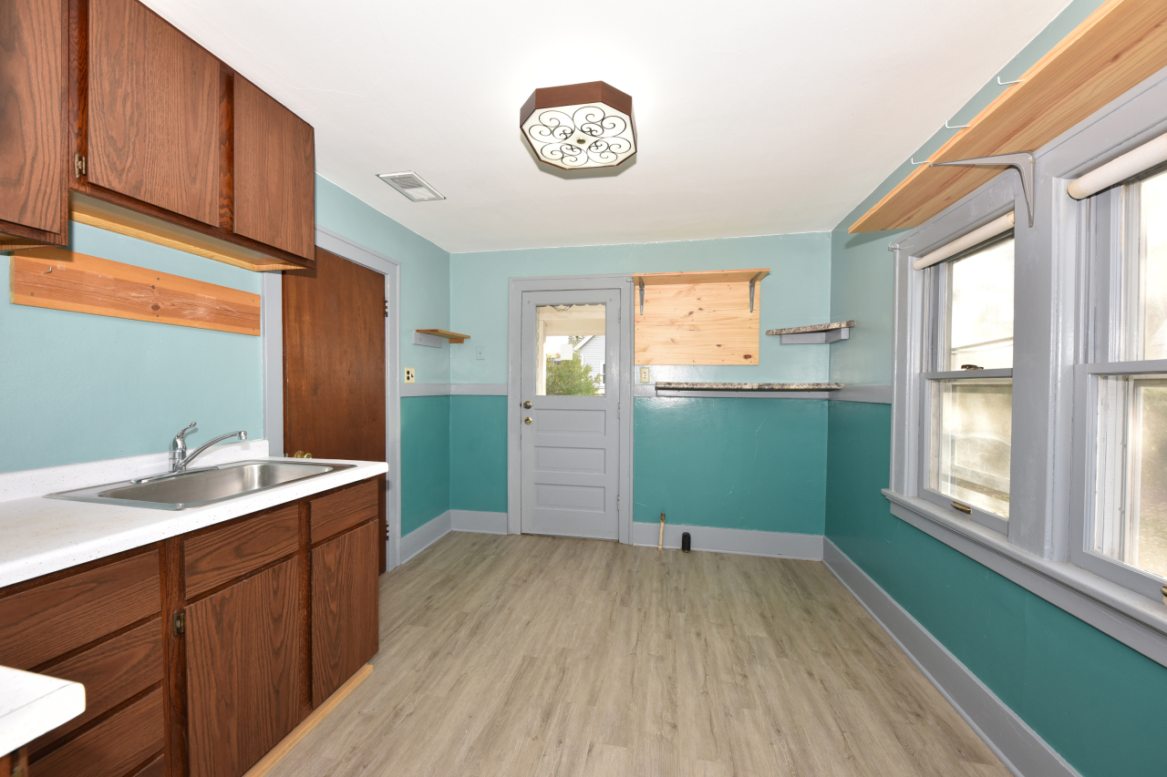 6143 Beloit Road West Allis, WI 53219 - Photo 8 of 19 Photo 8