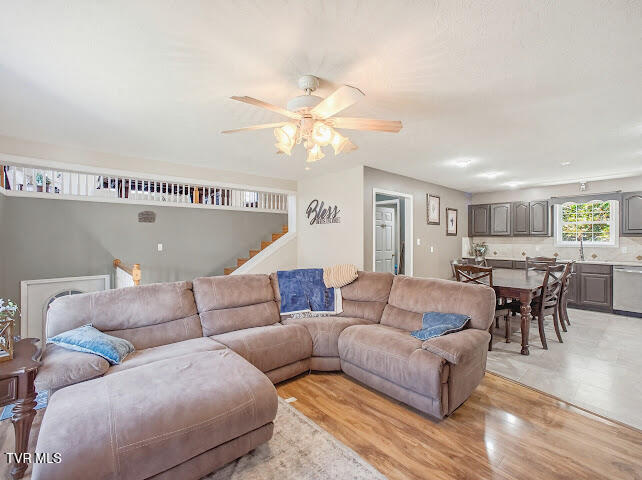 1124 Oakdale Road Hurley, VA 24620 - Photo 2 of 32 IMG_2576