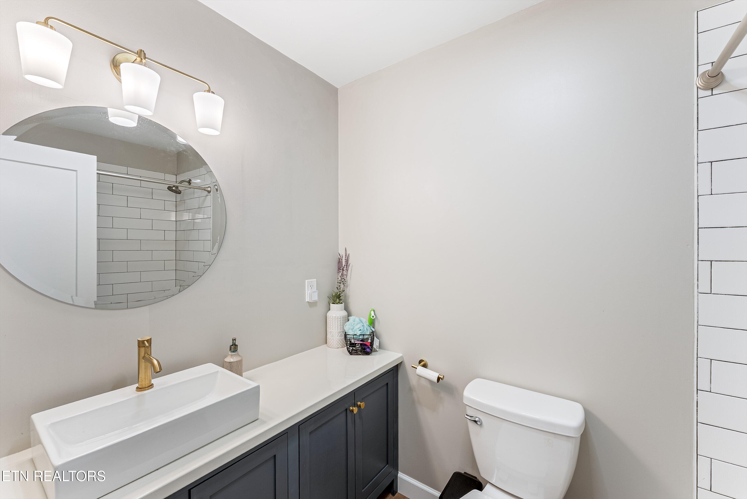 101 Wayne Place Oak Ridge, TN 37830 - Photo 18 of 43 50-1st Bath A1