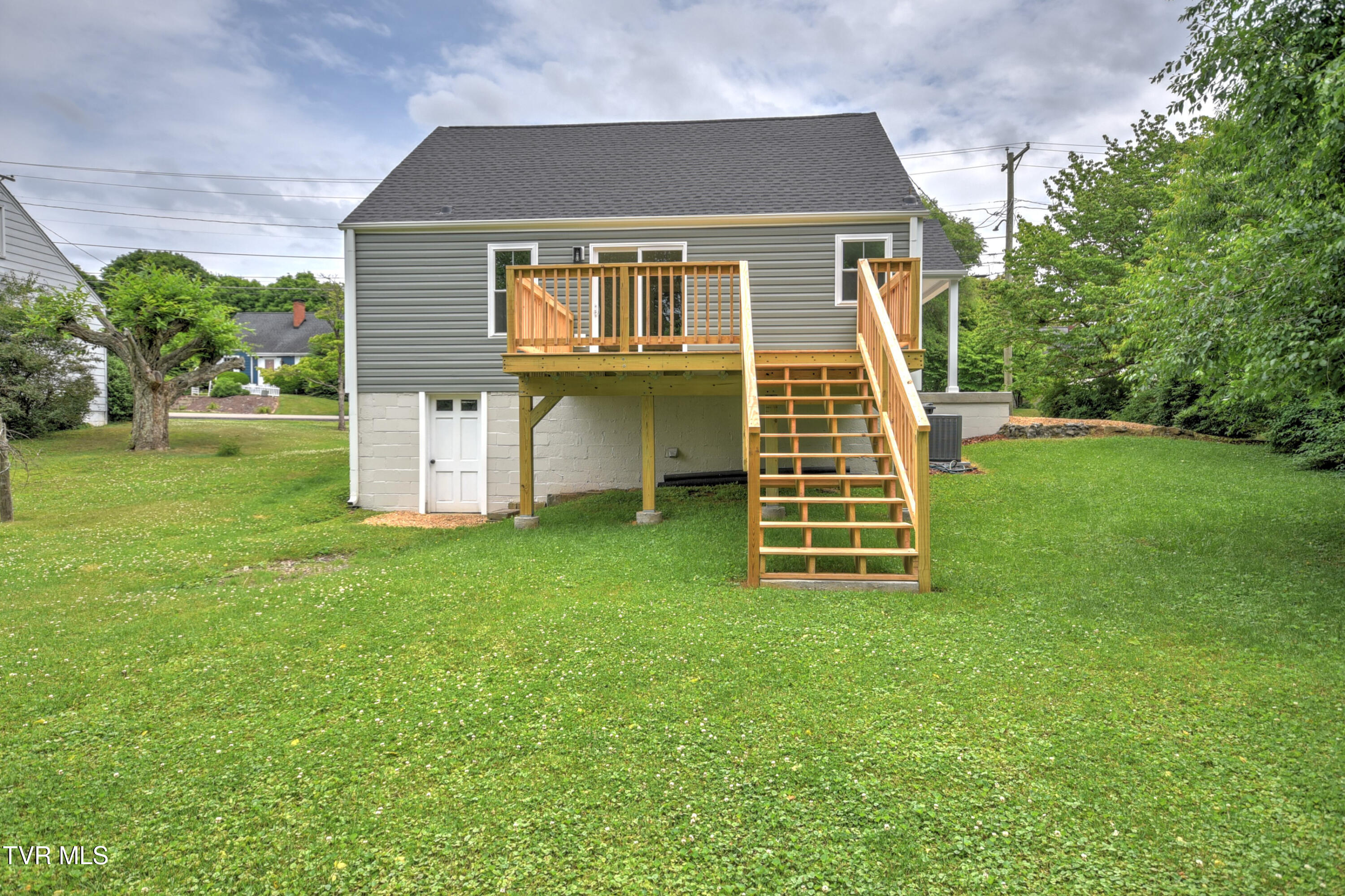 268 Cherokee Road Bristol, VA 24201 - Photo 41 of 43 2678 Cherokee DB-44