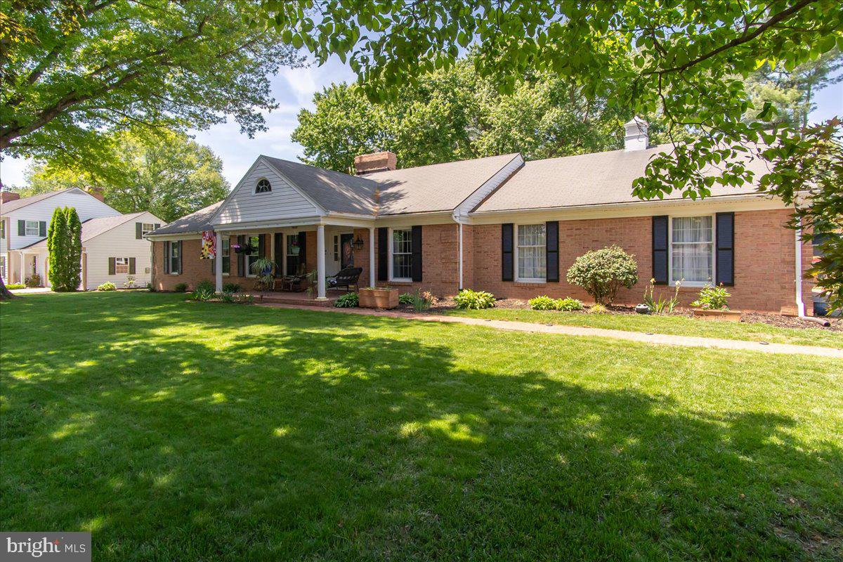 19811 Spring Creek Road Hagerstown, MD 21742 - Photo 3 of 37 Gallery Image 3