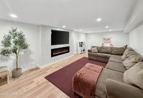 $750,000 | 113 Newbury Road, Howell, NJ 07731