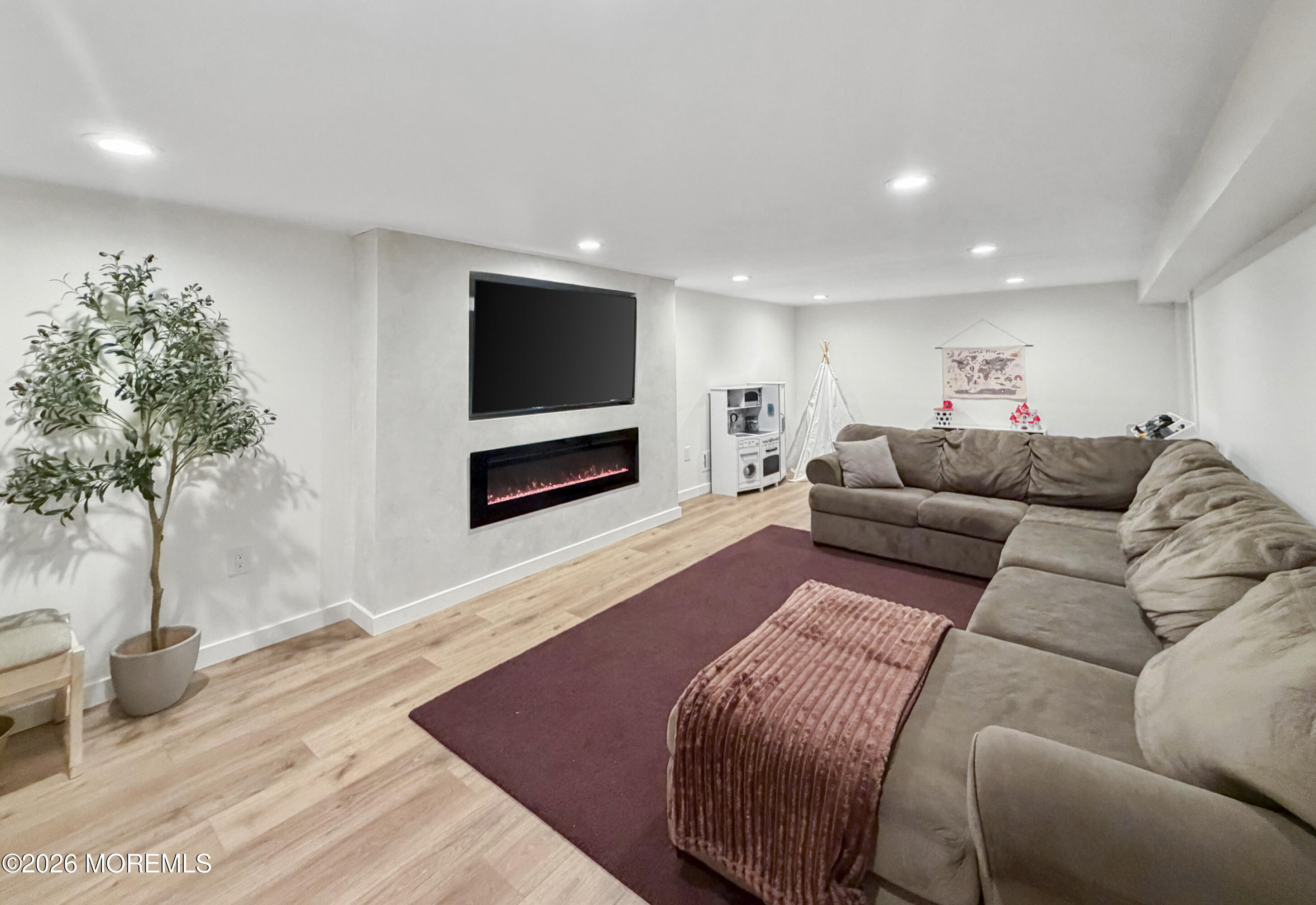 113 Newbury Road Howell, NJ 07731 - Photo 28 of 41 Family Room/Basement