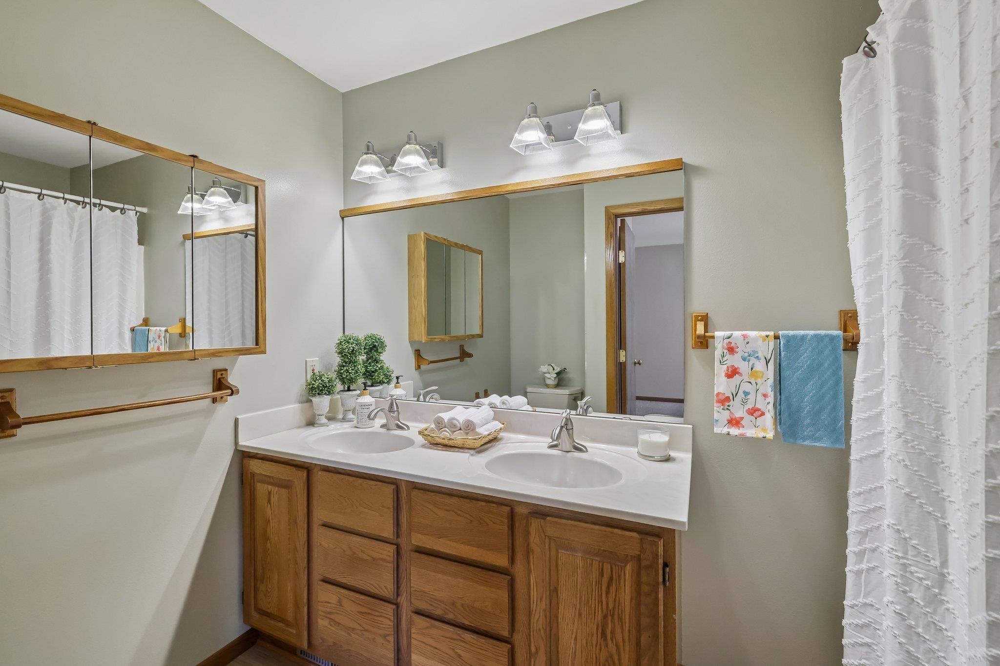 7100 Spring Hill Drive Middleton, WI 53562 - Photo 23 of 57