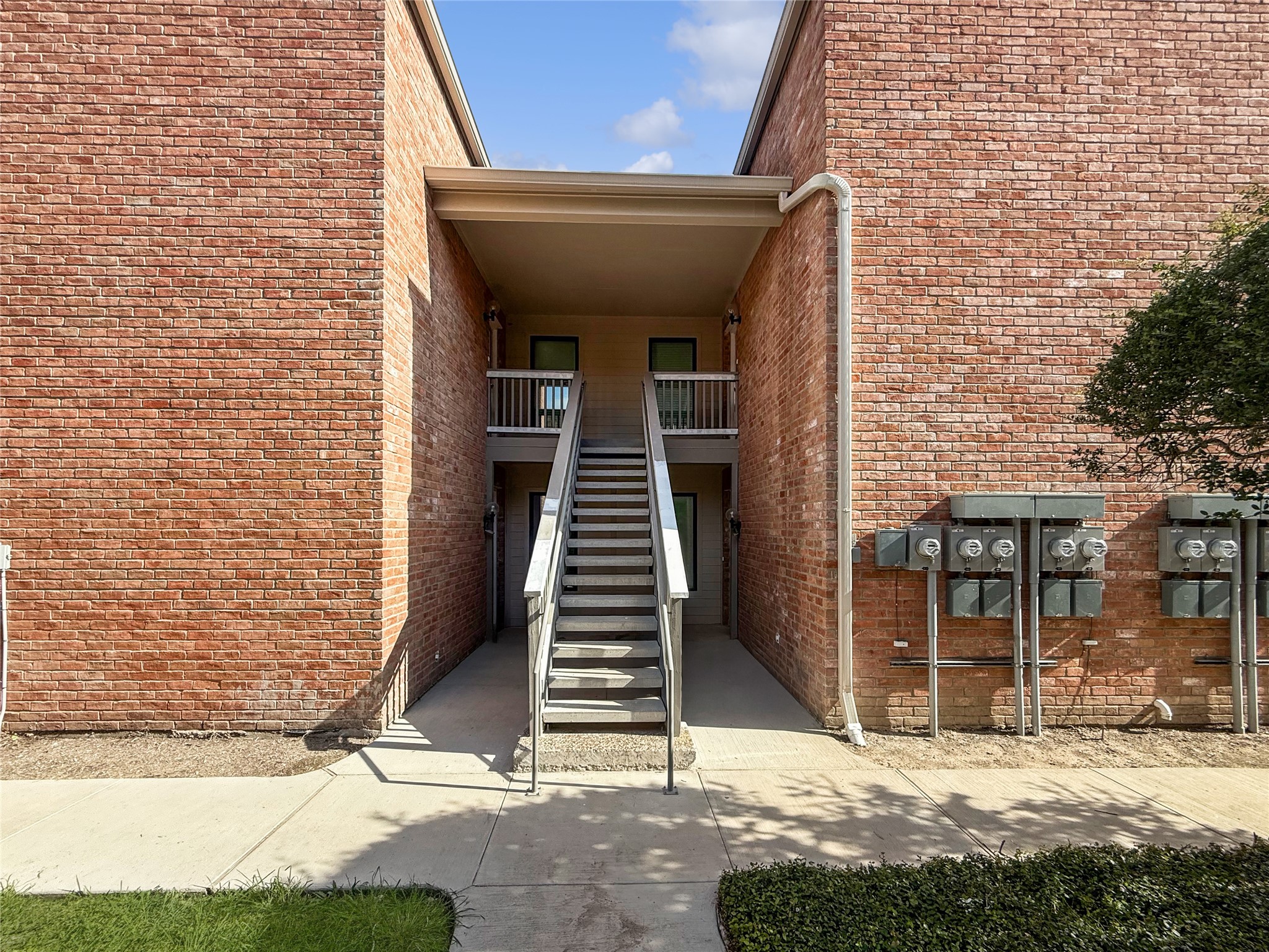 2829 Timmons Lane, Unit 209 Houston, TX 77027 - Photo 1 of 27