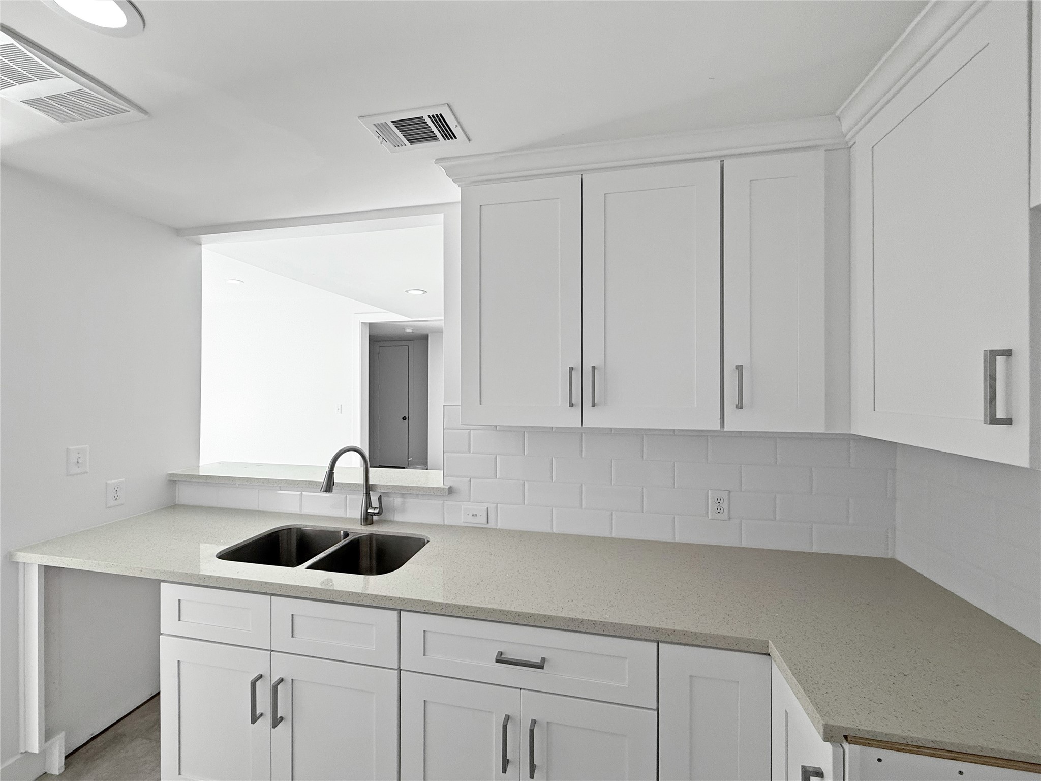 2829 Timmons Lane, Unit 209 Houston, TX 77027 - Photo 16 of 27