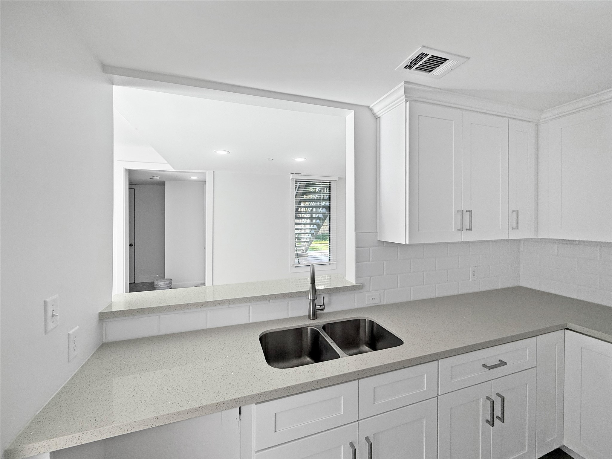 2829 Timmons Lane, Unit 209 Houston, TX 77027 - Photo 18 of 27