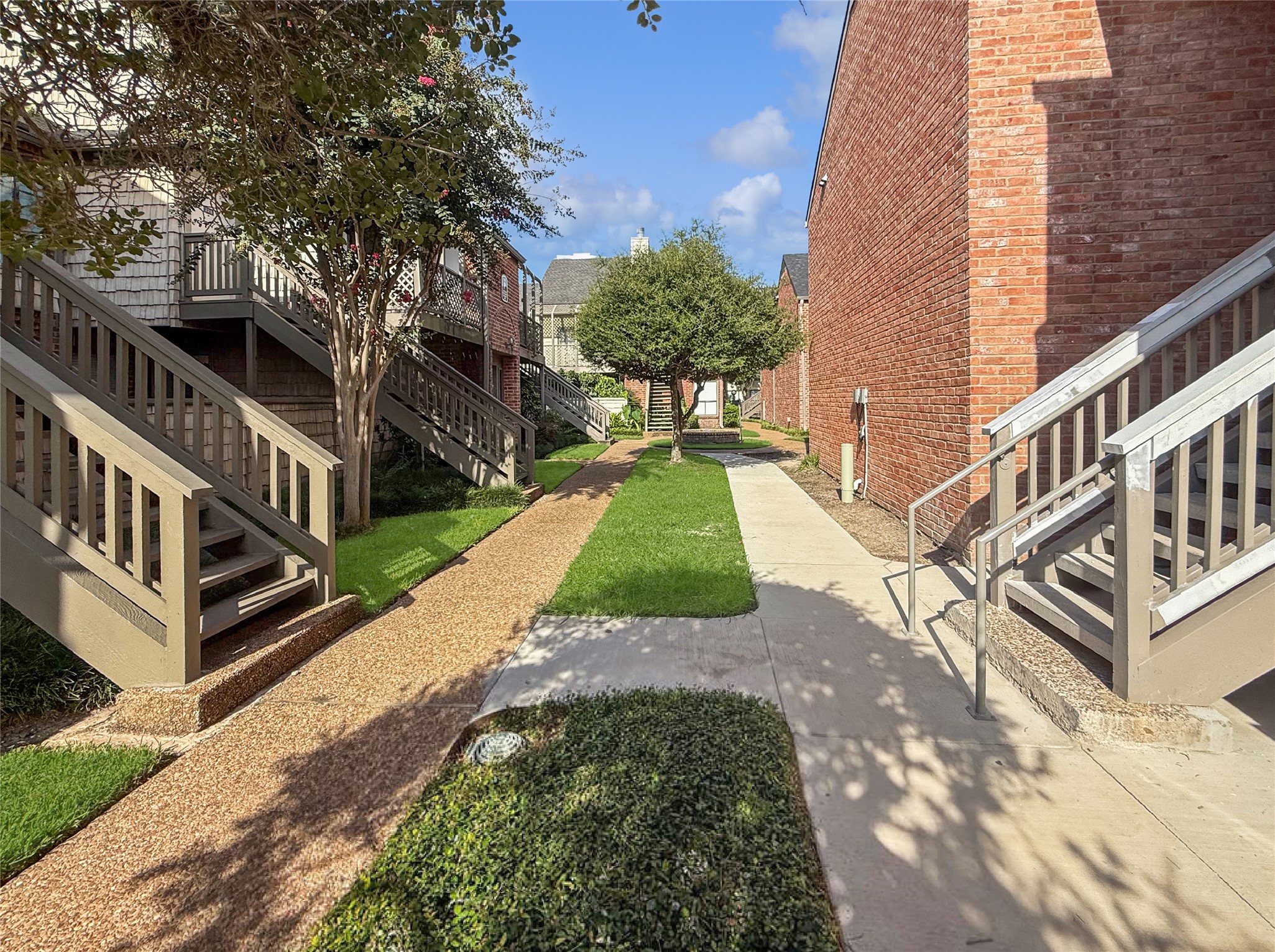 2829 Timmons Lane, Unit 209 Houston, TX 77027 - Photo 2 of 27 Virtual Staged