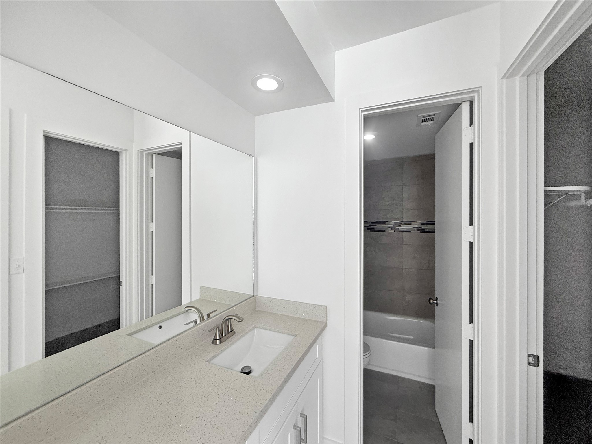 2829 Timmons Lane, Unit 209 Houston, TX 77027 - Photo 23 of 27