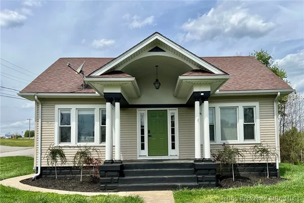 $218,500 | 104 South Francke Road, Henryville, IN 47126