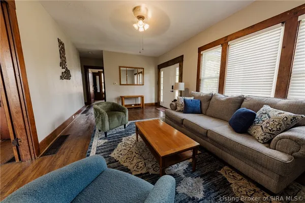 $218,500 | 104 South Francke Road, Henryville, IN 47126