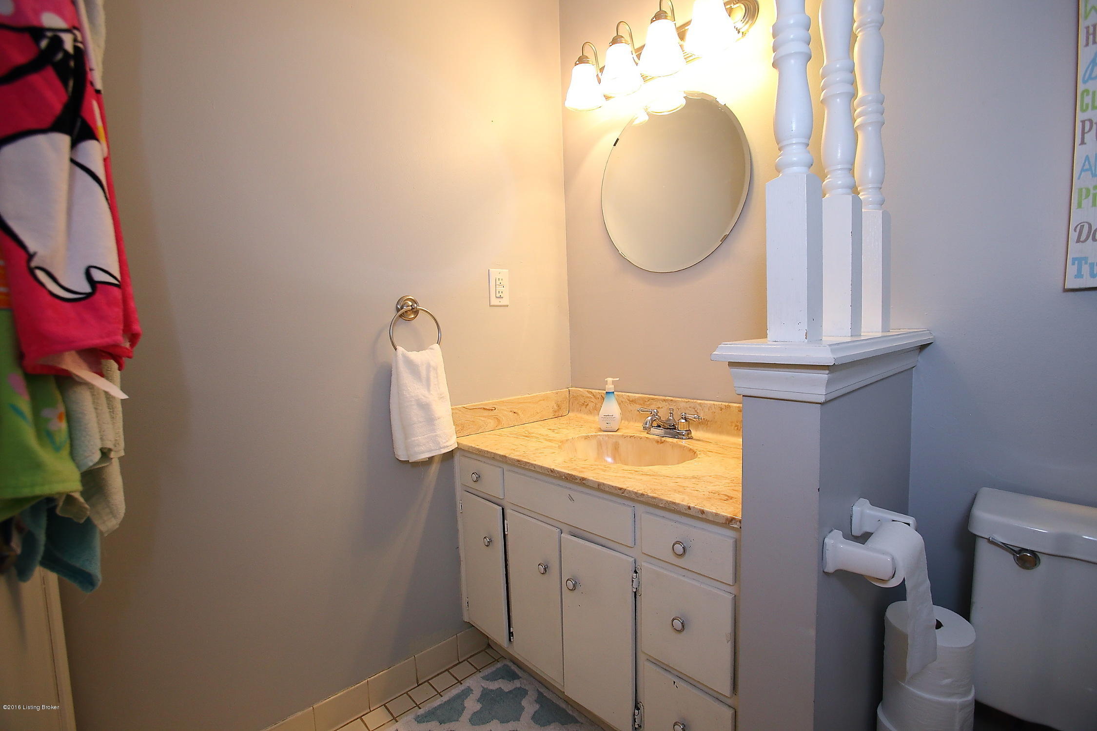 8137 Rochelle Road Louisville, KY 40228 - Photo 26 of 33 Full Bath
