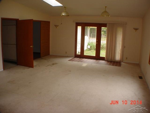 858 East Chippewa River Road Midland, MI 48640 - Photo 6 of 10 31199239-5.JPG
