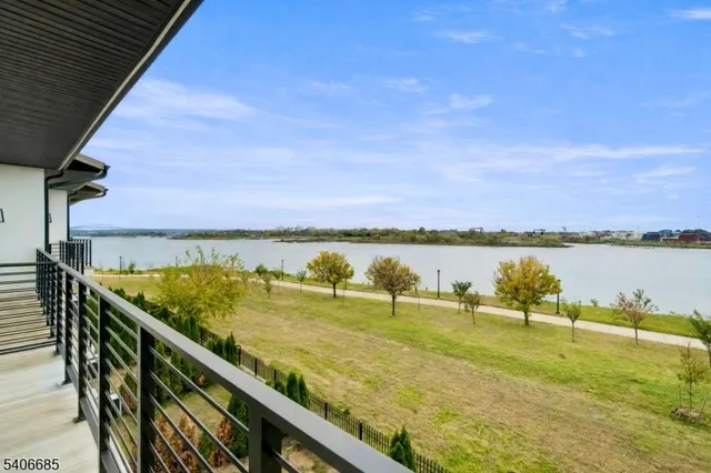 $729,999 | 6 Harbor Front Terrace, Unit 6, Elizabeth Port, NJ 07206