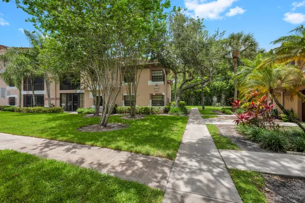 $290,000 | 10791 Northwest 14th Street, Unit 292, Plantation, FL 33322
