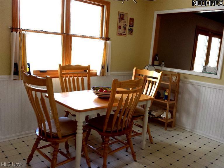 32263 Pettibone Road Solon, OH 44139 - Photo 9 of 19 Dinette