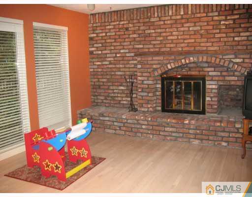 26 Boston Post Road East Brunswick, NJ 08816 - Photo 4 of 10