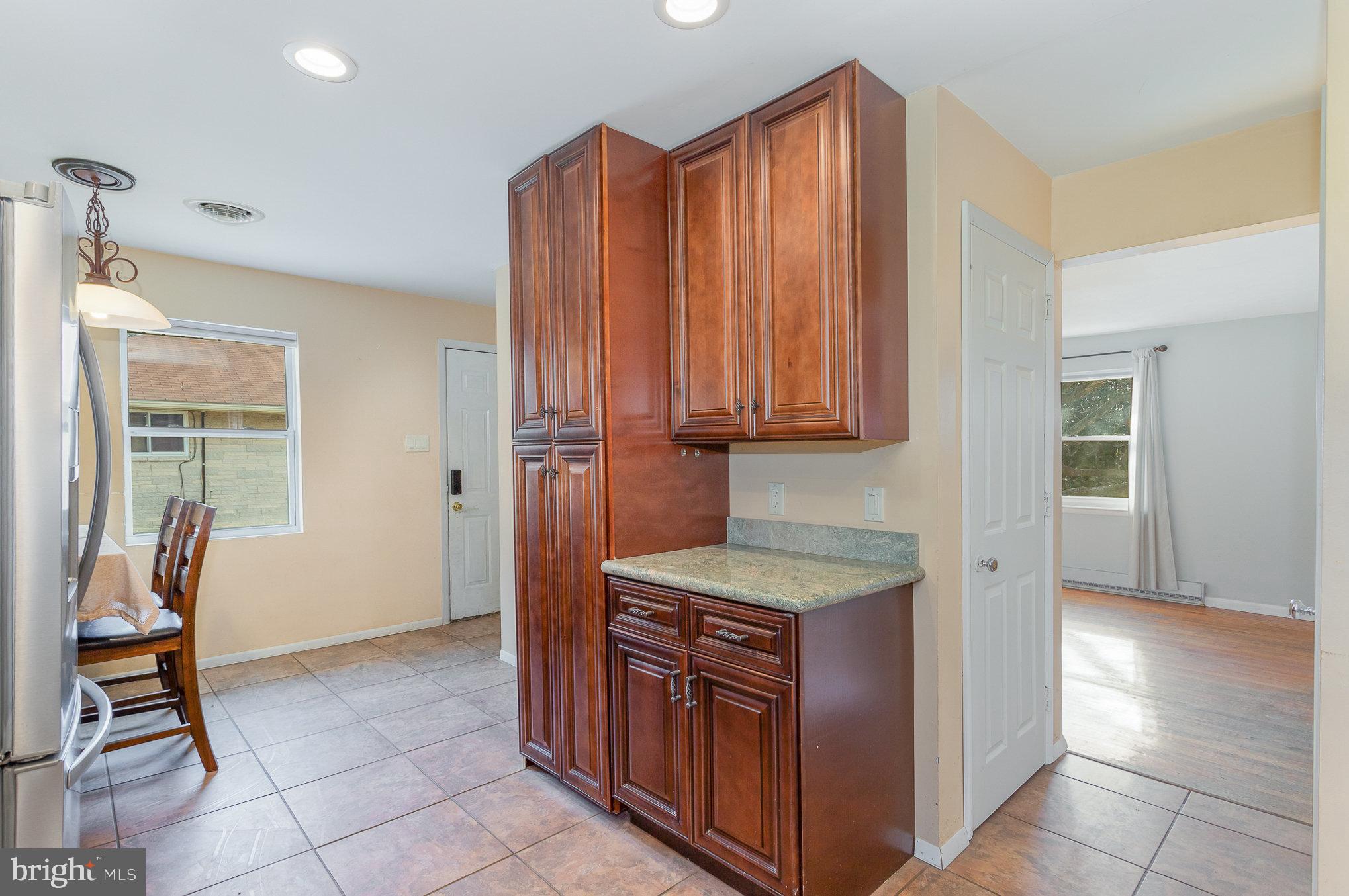 4329 Wolfs Church Road York, PA 17408 - Photo 9 of 28 Gallery Image 9