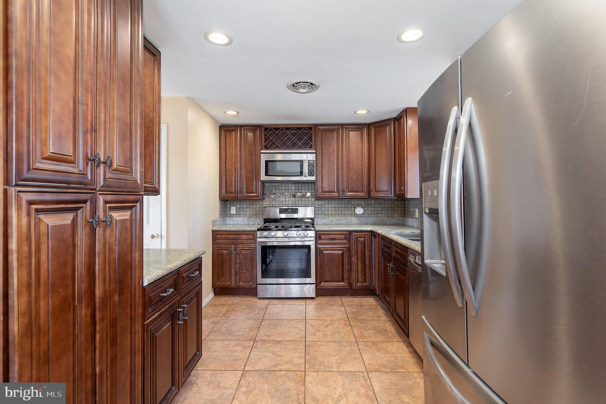 4329 Wolfs Church Road York, PA 17408 - Photo 10 of 28 Gallery Image 10