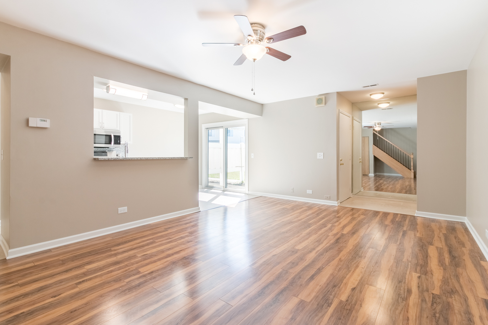 711 Sunfish Point Schaumburg, IL 60194 - Photo 4 of 20