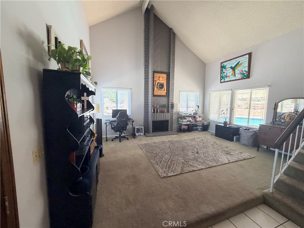 11010 Kayjay Street Riverside, CA 92503 - Photo 7 of 52 Entry into Living Room