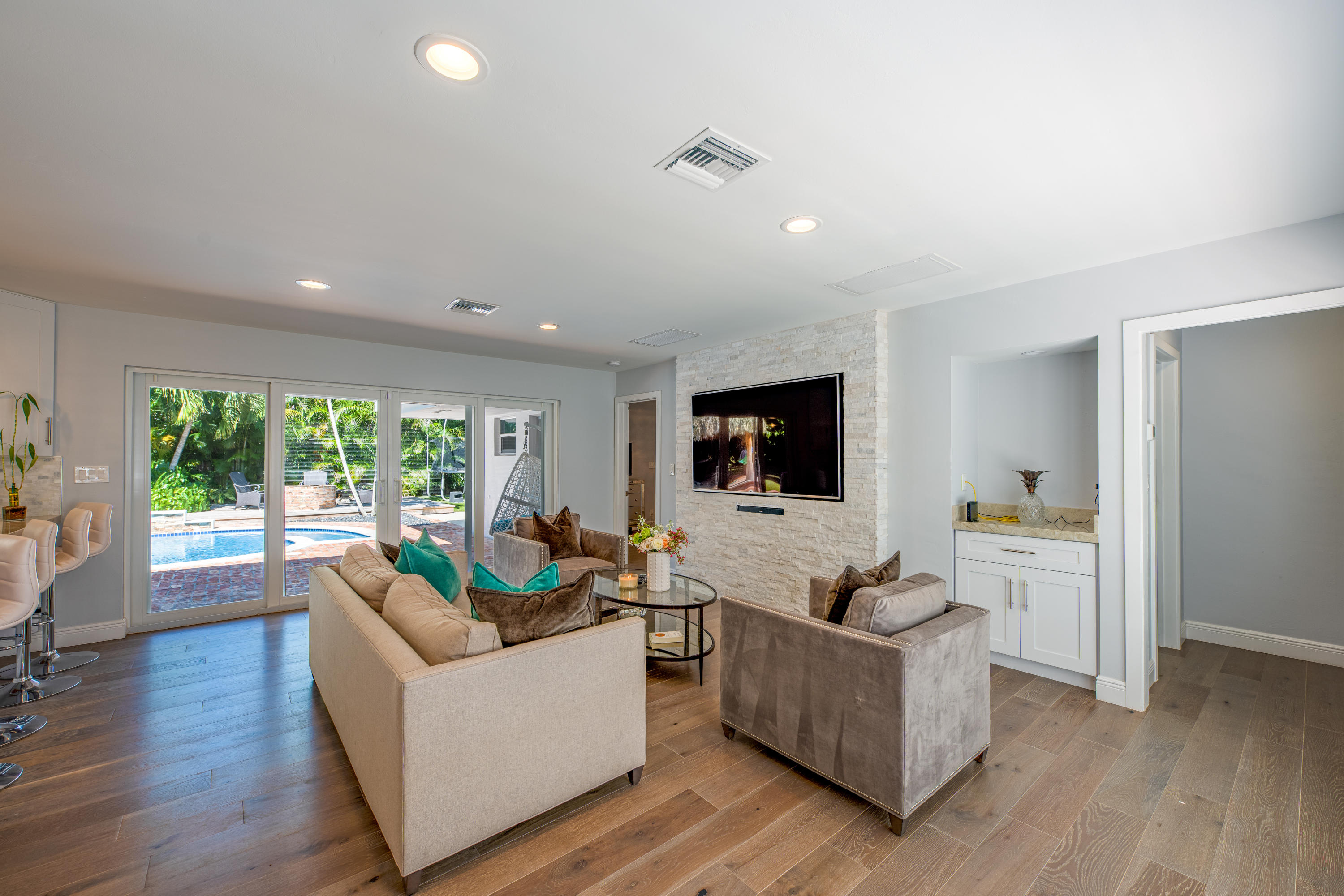 757 Southwest 7th Street Boca Raton, FL 33486 - Photo 17 of 48 Living-Room