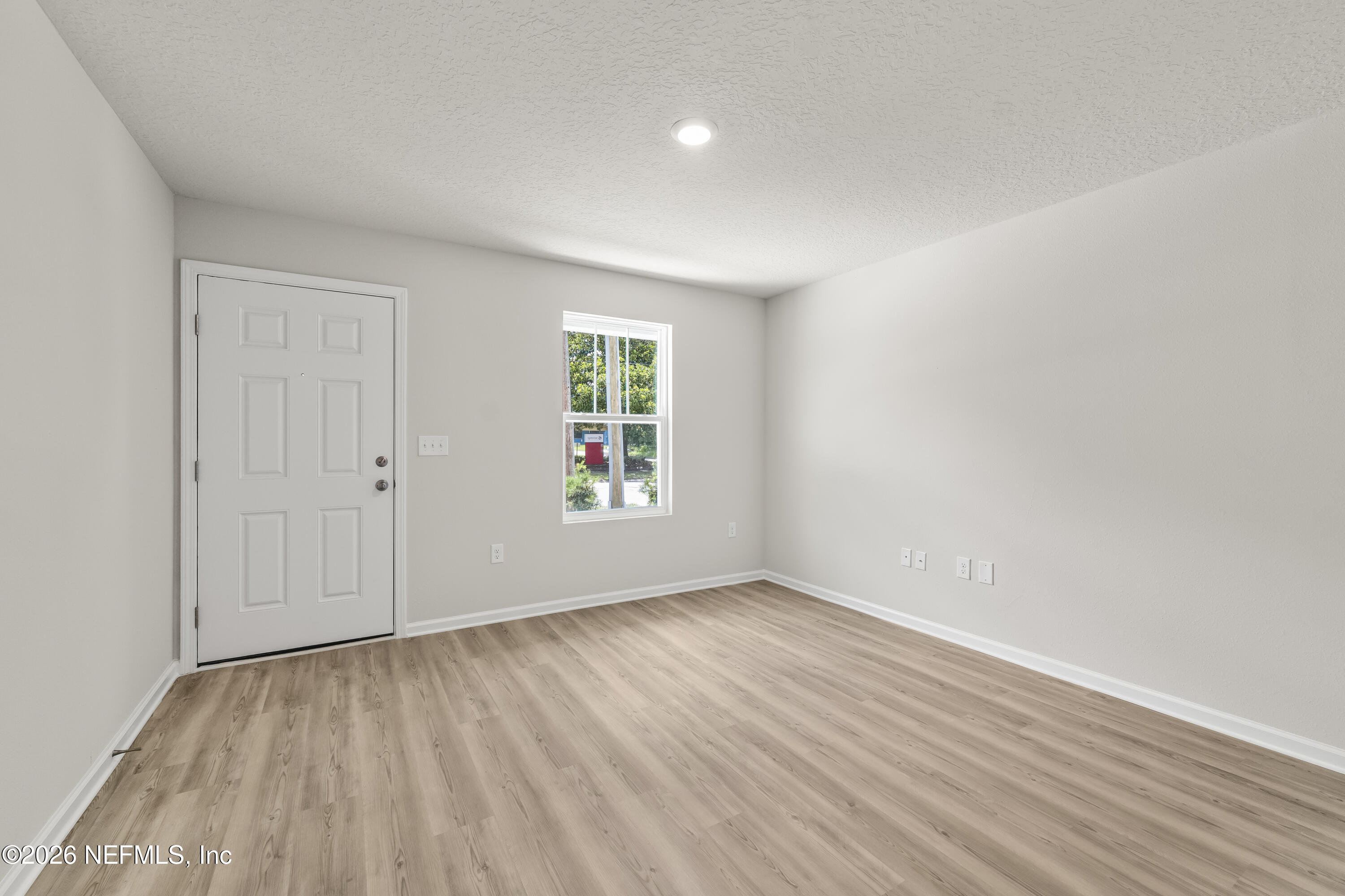 4296 Gilbert Street Jacksonville, FL 32207 - Photo 7 of 30 Living Room