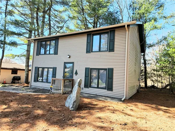 $719,900 | 3 Lakeview Drive, Narragansett, RI 02882