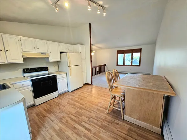 $719,900 | 3 Lakeview Drive, Narragansett, RI 02882