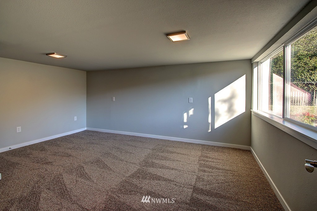 5806 Lowell Road Everett, WA 98203 - Photo 14 of 19