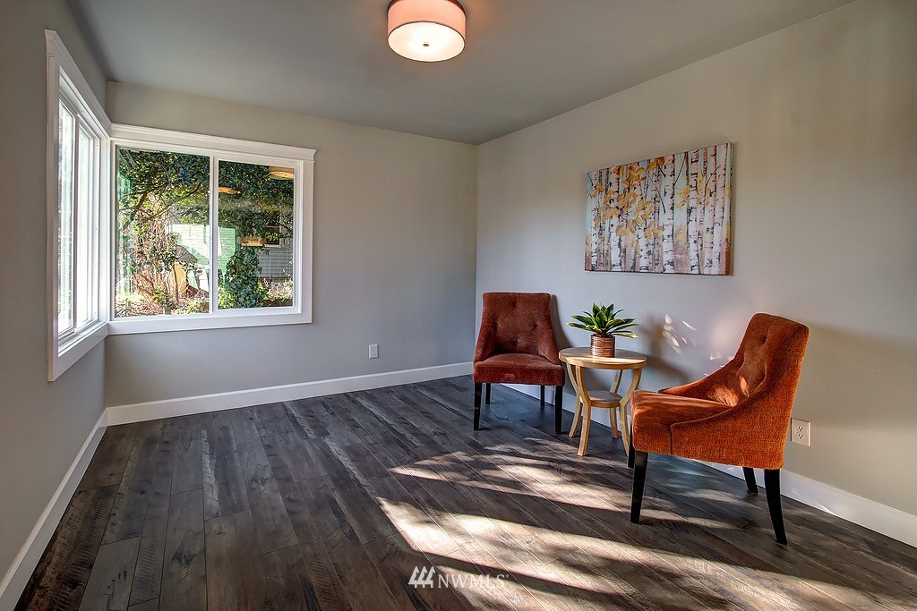 5806 Lowell Road Everett, WA 98203 - Photo 3 of 19