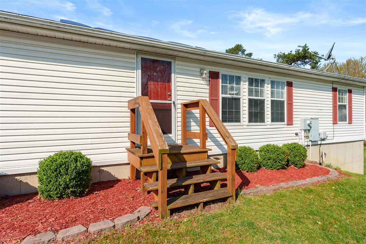 104 Seneca Street Decatur, MI 49045 - Photo 2 of 35