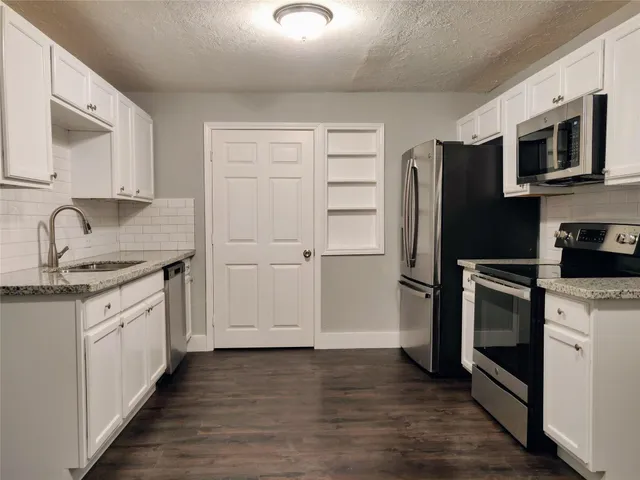 $1,650 | 7346 Iwo Jima Road, Houston, TX 77033