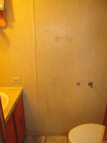 $209,900 | 28051 Highway 20, New Carlisle, IN 46552