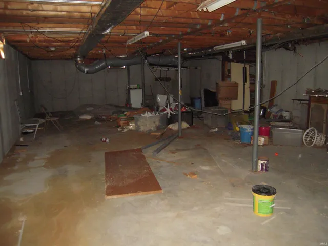 $209,900 | 28051 Highway 20, New Carlisle, IN 46552