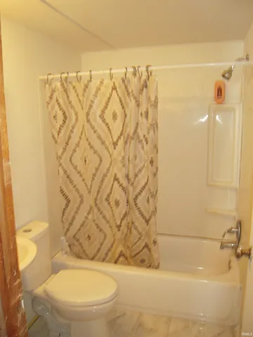 $209,900 | 28051 Highway 20, New Carlisle, IN 46552