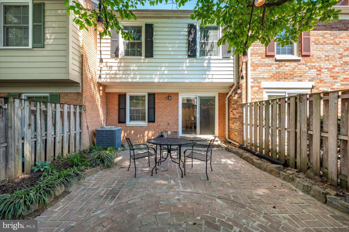 36 Castle Court Gaithersburg, MD 20878 - Photo 30 of 37 Charming patio retreat with greenery.