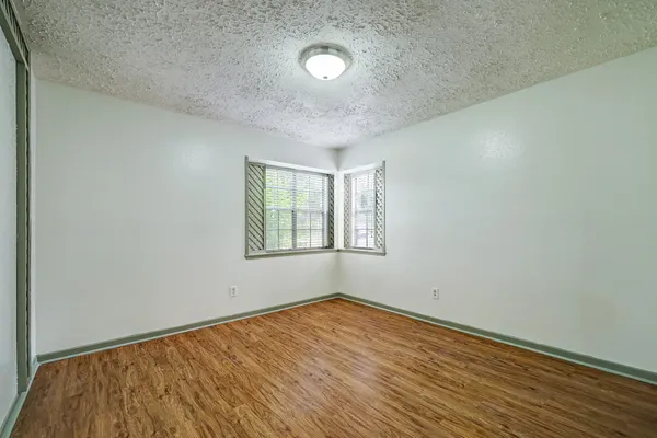 $2,100 | 1906 Iron Ridge, Sugar Land, TX 77478