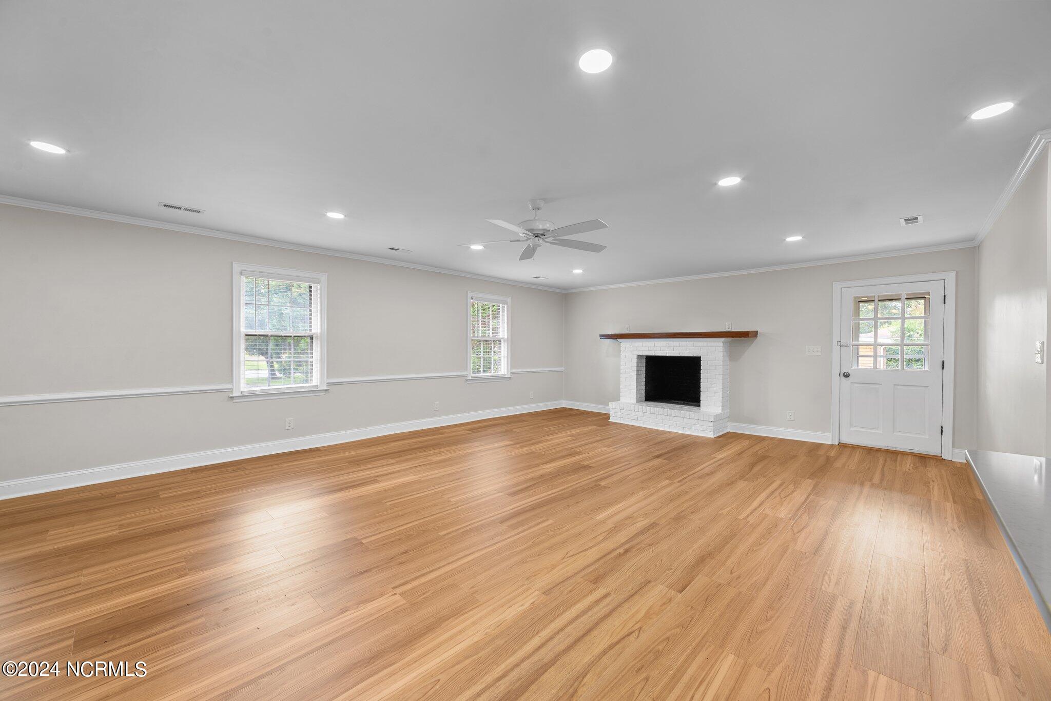 104 South Dimock Road Washington, NC 27889 - Photo 6 of 42 10-web-or-mls-DSC_4063