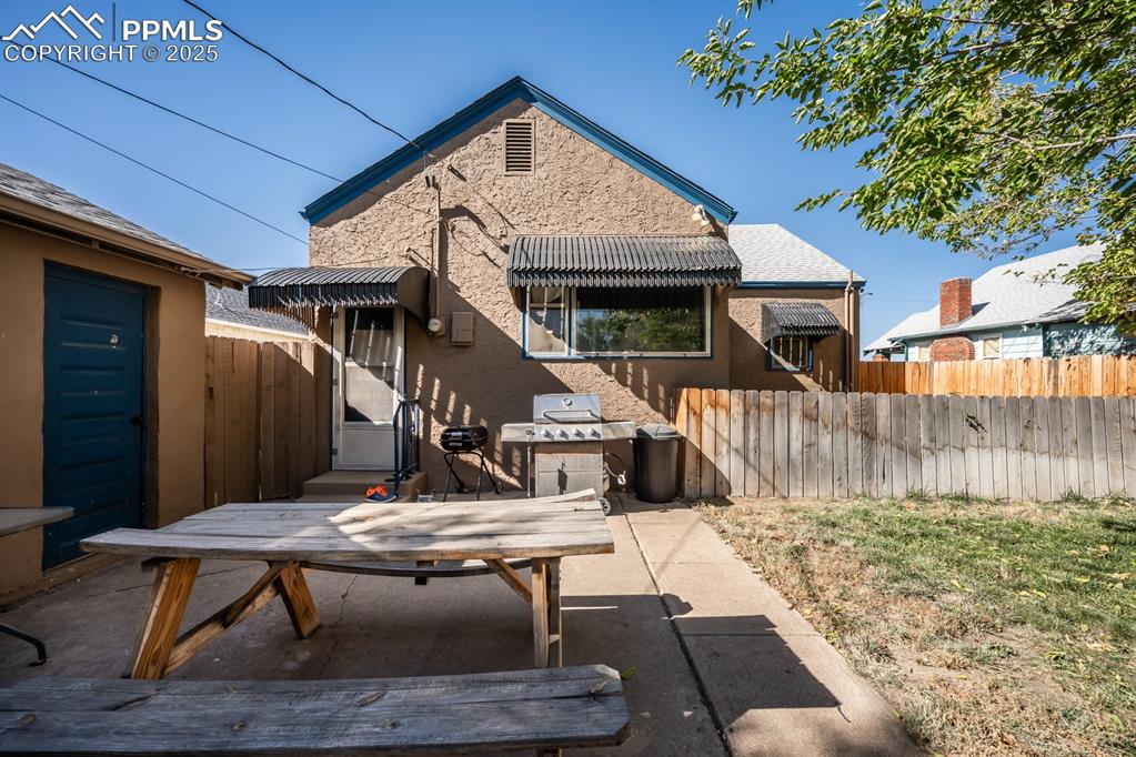 522 Madison Street Pueblo, CO 81004 - Photo 33 of 33 a view of backyard of house