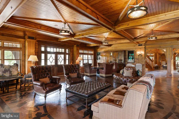 a view of a livingroom with furniture